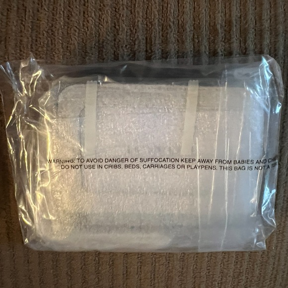 Coach Zip Card Case In Colorblock nwt in packaging - Picture 4 of 4